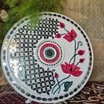 Hand crafting lippan art penting